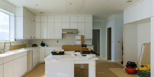 White of kitchen wooden cabinets with contemporary of installation base